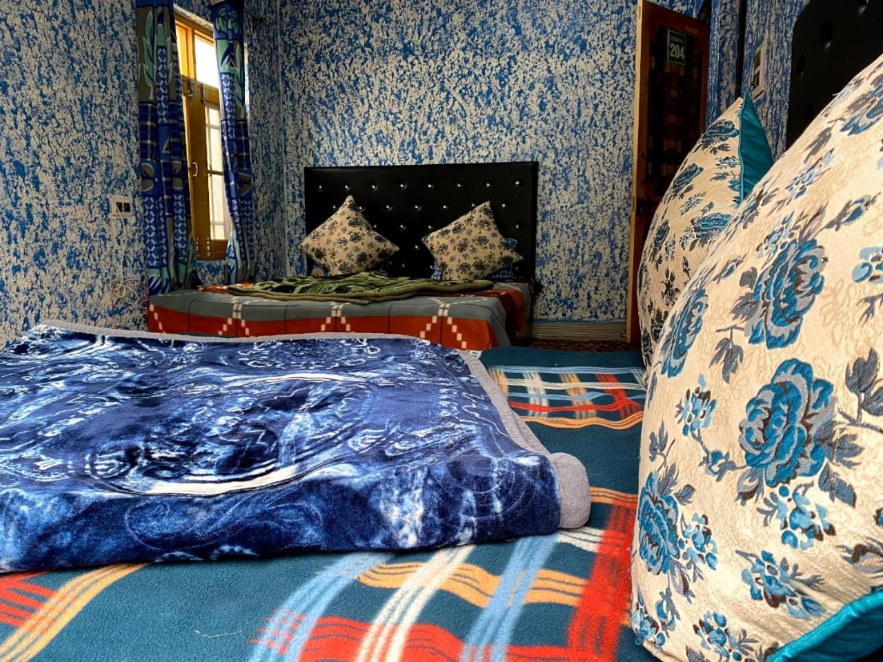 Hotel Sunlight Srinagar Kültér fotó