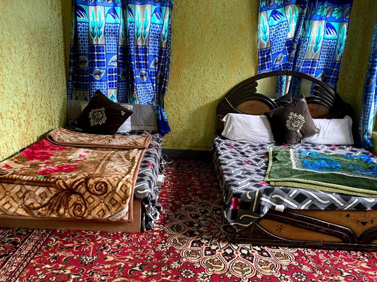 Hotel Sunlight Srinagar Kültér fotó