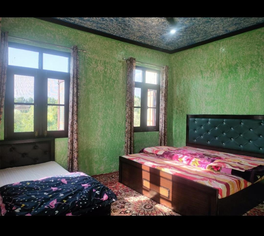 Hotel Sunlight Srinagar Kültér fotó