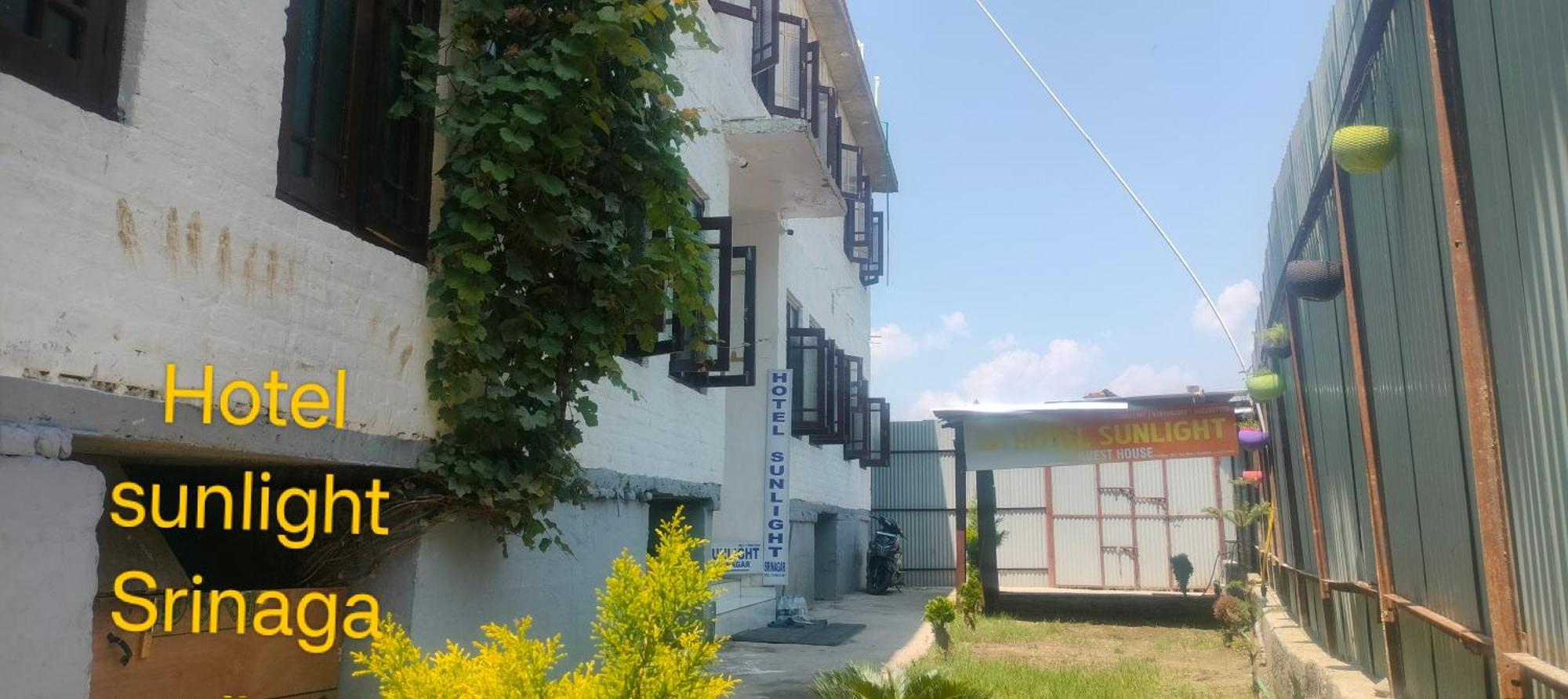 Hotel Sunlight Srinagar Kültér fotó